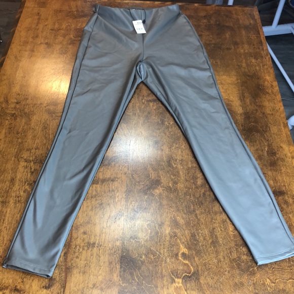 Express faux Leather XS Pants NWT - Picture 6 of 14